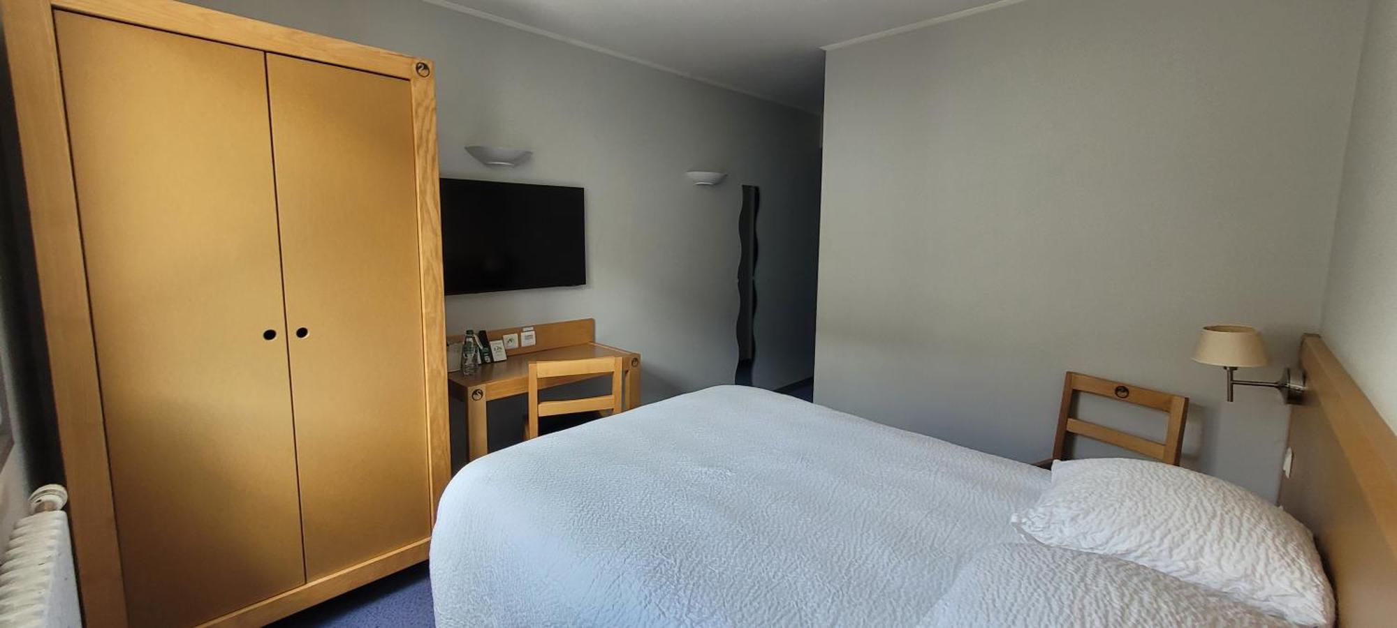 Logis Restaurant Le Cygne Hotel Yssingeaux